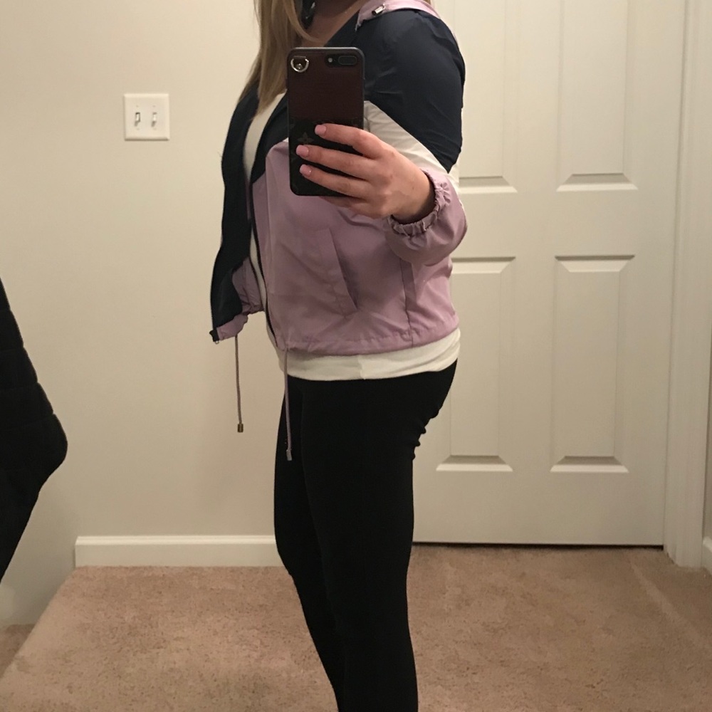 Windbreaker - Picture 3 of 6